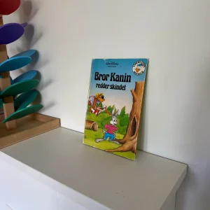 Bror Kanin redder skindet – Disney børnebog